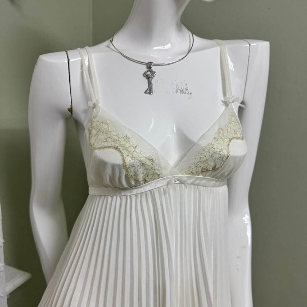 Betsey Johnson White Pleated Lace‎ Babydoll Lingerie – Size Small - Picture 2 of 6